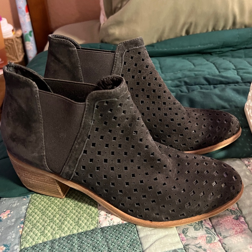 Silent D suede eyelet booties from Anthropologie wedge charcoal grey womens 39